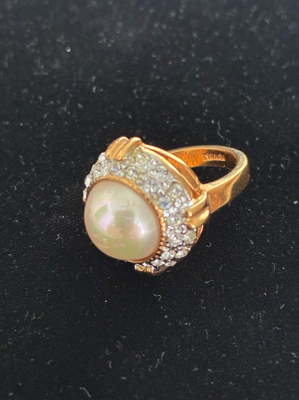 Vintage 18KGE Gold Plated Faux Pearl & Rhinestone Halo Cocktail Ring Size 6
